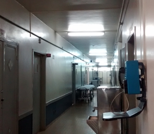 HOSPITAL SÃO JOÃO DE DEUS não cura mais, e sim adoece as funcionárias com ASSÉDIO MORAL e piora o estado dos pacientes Corredor vazio simboliza o silêncio da censura, do assédio moral - Elas ficaram apavoradas